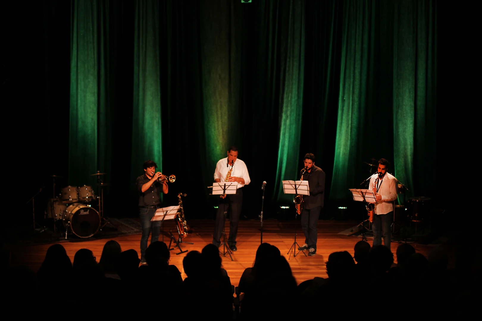 Simplesmente Elis part. Grupo Vocal MPB